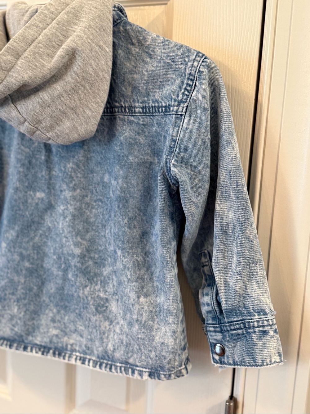 Weekend Academy Hooded Denim Jacket Acid Wash Zip Front Kids XS (4-5)
